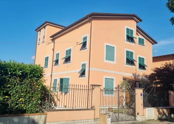 Feriehus Paola - Charme - Sarzana